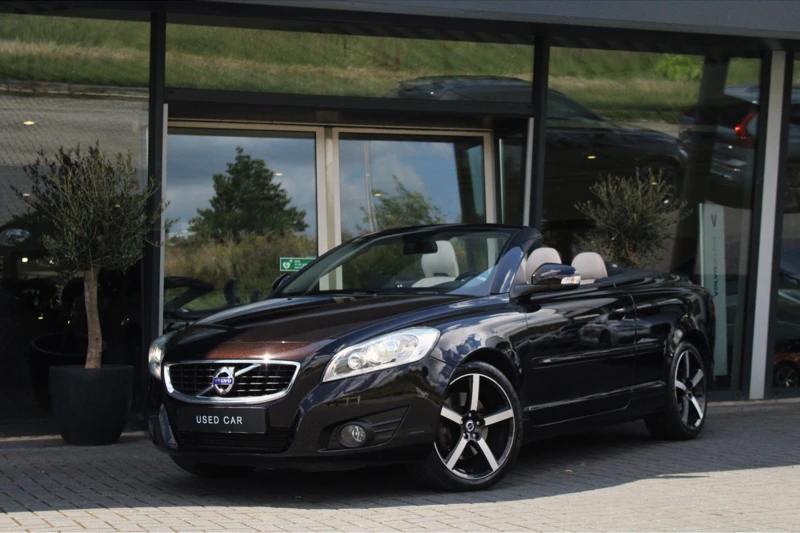 Volvo C70 Convertible 2.5 T5 Tourer Luxury-Line | 18-Inch | Memory-Seats | NL-Auto | NAP