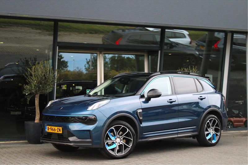 Lynk & Co 01 1.5 | Panoramadak | Adaptive Cruise | BLIS | 360° Camera | Infinity Audio | Elektrische Stoel | Keyless |