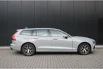 Volvo V60 B3 GT Essential | 36 maanden onderhoud en 24 maanden garantie inclusief | Google | Camera | Stoel / stuur / achterbankverwarming