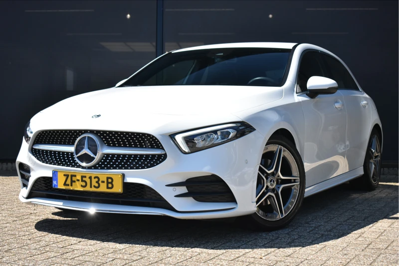 Mercedes-Benz A-Klasse 180 Business Solution AMG Automaat | Navigatie | Wide-Screen | Sportstoelen | Full-LED | Climate Control | Half-Leder | 18" LMV