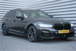 BMW 5 Serie TOURING 530i 252PK HIGH EXECUTIVE M-SPORT / NAVI / LASER-LED / LEDER / CLIMA / PDC / 20" LMV / HARMAN KARDON / WEGKLAP. TREKHAAK