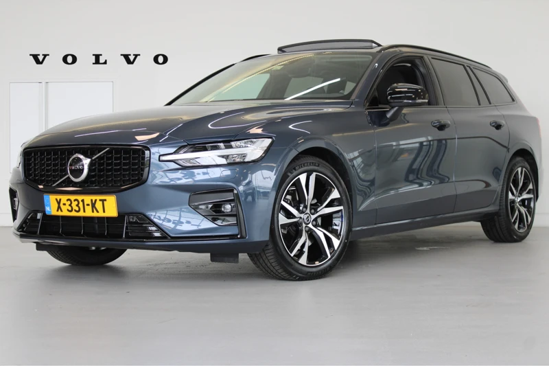 Volvo V60 B4 197PK Plus Dark | Panoramadak | Trekhaak | Adapt LED | Blis | Getint Glas