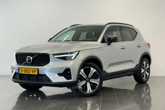 Volvo XC40 T4 Recharge Plus Dark | Climate Pack | Adaptieve cruise | Camera | Keyless | DAB | Harman Kardon | Getint glas |