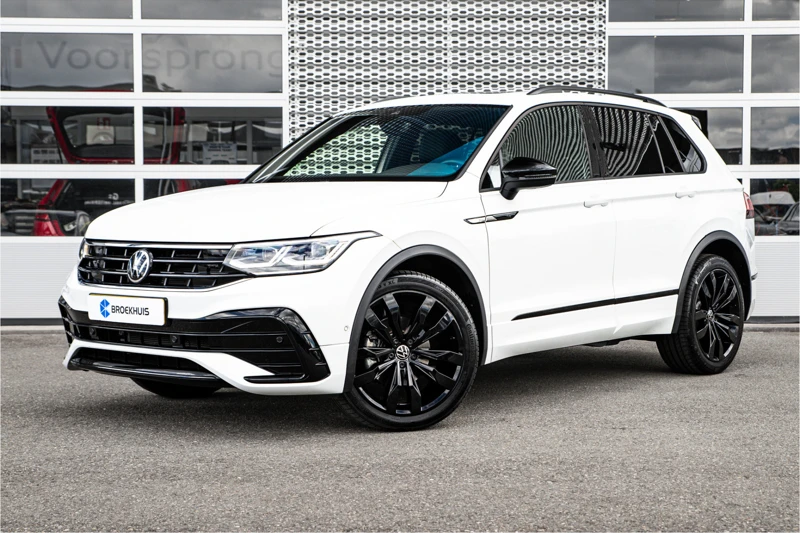 Volkswagen Tiguan R-Line Business 1.5TSI 150pk DSG | Panoramadak | Harman Kardon | Matrix | Black style |