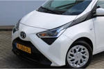 Toyota Aygo 1.0 82PK VVT-i x-play | Cruise Control | Camera | App-Connect | Bluetooth | Airco | All-Season Banden | Elektrische ramen v