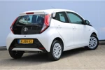 Toyota Aygo 1.0 82PK VVT-i x-play | Cruise Control | Camera | App-Connect | Bluetooth | Airco | All-Season Banden | Elektrische ramen v