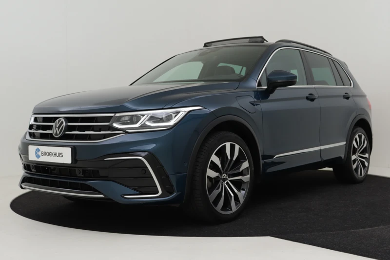 Volkswagen Tiguan 1.4 TSI 245pk eHybrid R-Line Business+ | Adaptief cruise control | Head-up display | Navigatie | Trekgewicht 1800KG | Panorama d