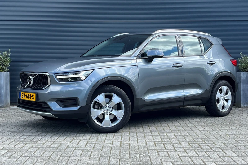 Volvo XC40 2.0 T4 Momentum