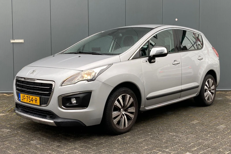 Peugeot 3008 1.2 130pk Style | Trekhaak | Camera | Climate controle | Cruise controle | Navigatie | 1e eigenaar