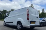 Ford Transit Custom 300 2.0 TDCI L2H1 AUTOMAAT I NL-AUTO! I DEALER OH I CRUISE I CAMERA I APPLE CARPLAY & ANDROID AUTO I