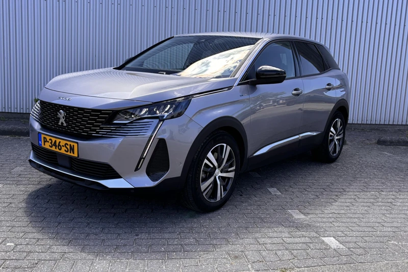 Peugeot 3008 1.6 HYbrid 225 Blue Lease GT