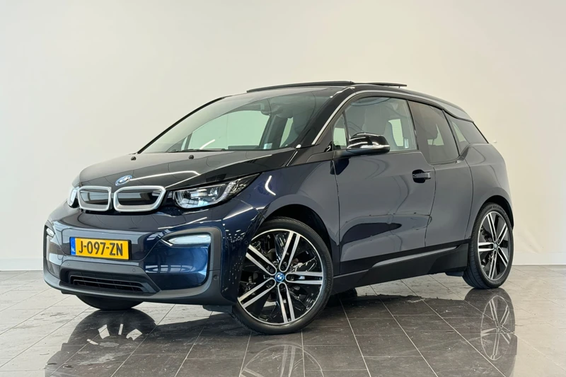 BMW i3 Executive Edition 120Ah 42 kWh | SEPP Subsidie | Warmtepomp | Panoramadak | Getint glas | Camera | 20" wielen | Harman Kardon |