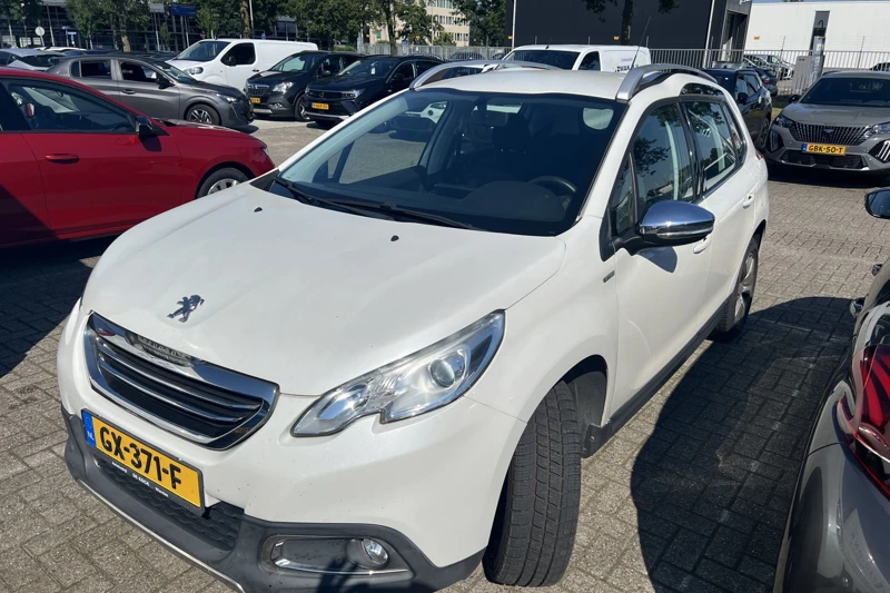 Peugeot 2008 SUV 1.2 PURETECH URBAN CROSS NAVI, ECC AIRCO, 16"LM VELGEN