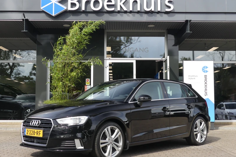 Audi A3 Sportback 35 TFSI CoD Advance Automaat | 18''LMV | STOELVERWARMING | PARKEERSENSOREN |