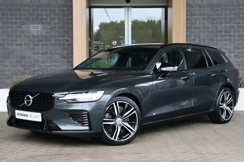 Volvo V60 T8 AWD Recharge R-Design | Harman Kardon | Adaptieve Cruise Control | Standkachel met Volvo On Call App | Stoelverwarming voor+a