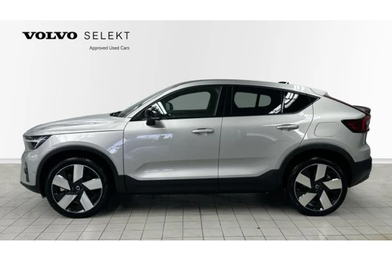 Volvo C40 Recharge Ultimate 69 kWh | 360° Camera | Nubuck Bekleding | H&K Audio | 20 Inch met All Season Banden | Panoramadak |