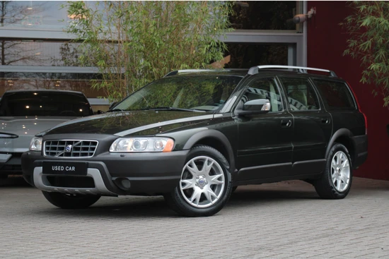 Volvo XC70 2.4 D5 AWD Automaat Summum | NL-auto | Trekhaak | Xenon | Stoelverwarming | Cruise Control