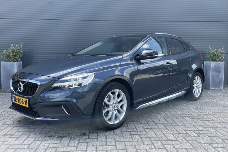 Volvo V40 Cross Country 1.5 T3 Polar+ Luxury