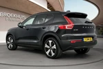 Volvo XC40 Core 70 kWh | All Season banden | Extra getint glas | Verwarmde stoelen + Stuur | Warmtepomp |