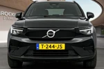 Volvo XC40 Core 70 kWh | All Season banden | Extra getint glas | Verwarmde stoelen + Stuur | Warmtepomp |