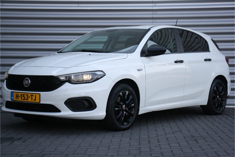 Fiat Tipo 1.4 16V 95PK STREET / NAVI / AIRCO / LED / PDC / 16" LMV / TREKHAAK / BLUETOOTH / CRUISECONTROL !!