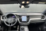 Volvo XC60 Recharge T6 AWD R-Design | Luchtvering | Harman/Kardon | Trekhaak | Panoramadak