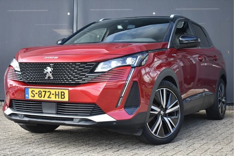 Peugeot 3008 1.6 HYbrid 225 GT | Navigatie 3D | Massage Stoelen | Alcantara | Elektr. Achterklep | Stoelverwarming | LED-Adaptive | Climate C