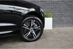 Volvo XC60 T6 AWD Recharge R-Design | Head-Up Display | All Season banden | Stoel en Stuurwielverwarming | BLIS Dode Hoek Detectie | Parkee