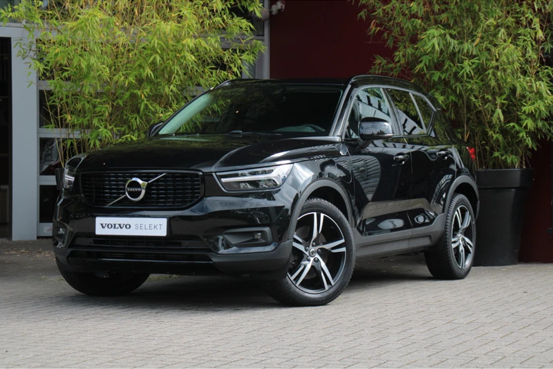 Volvo XC40 1.5 T5 Recharge R-Design | BLIS | Stuur- en stoelverwarming | Memory Seat | Adaptieve Cruise met Stuurhulp | Achteruitrijcamera