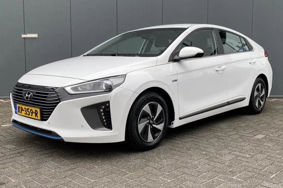 Hyundai IONIQ 1.6 GDI HEV 140pk Comfort Automaat | Xenon | Climate | Camera | Keyless | Navigatie | 15" Lichtmetaal | Parkeer Assistent