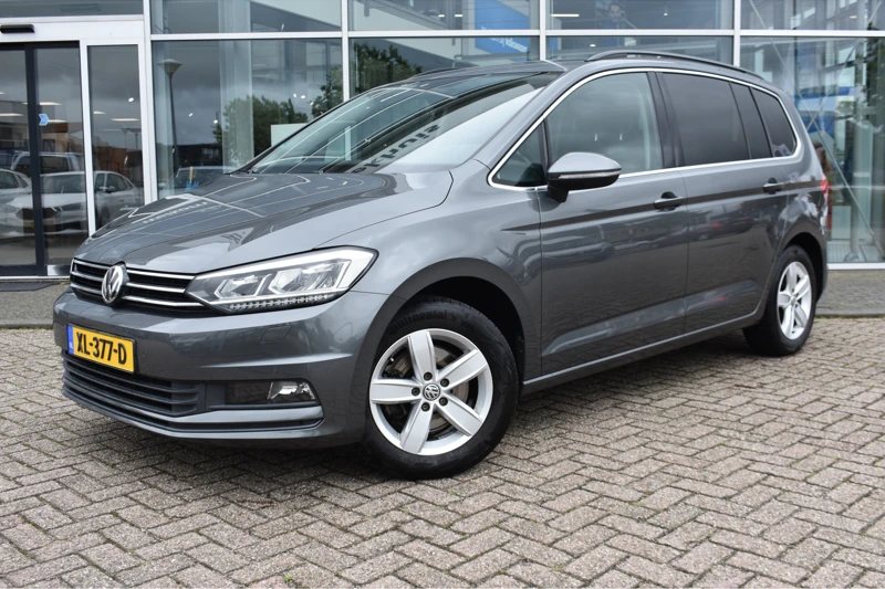 Volkswagen Touran 1.4 TSI 150PK DSG-7 Highline | TREKHAAK | NAVIGATIE