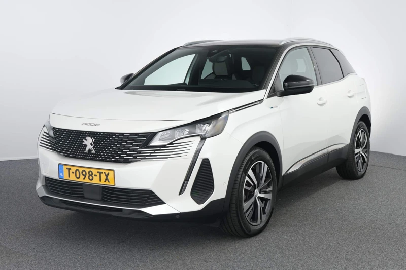 Peugeot 3008 1.6 HYBRID 300PK 4WD GT | Automaat | Navi | Alcantara | Led | Clima | Adaptieve cruise | Camera | PDC V+A | Stoelverwarming |