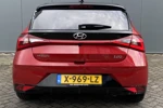 Hyundai i20 1.0 T-GDI 100pk Premium TT Automaat | LED | Climate | Camera | Keyless | Navigatie | Bose Sound | 16" Lichtmetaal | Winterpakket