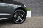 Volvo XC60 T6 AWD Recharge R-Design | Pine Grey | Stoel en Stuurwielverwarming | Parkeercamera | Schuifdak | Elektrische bestuurdersstoel g