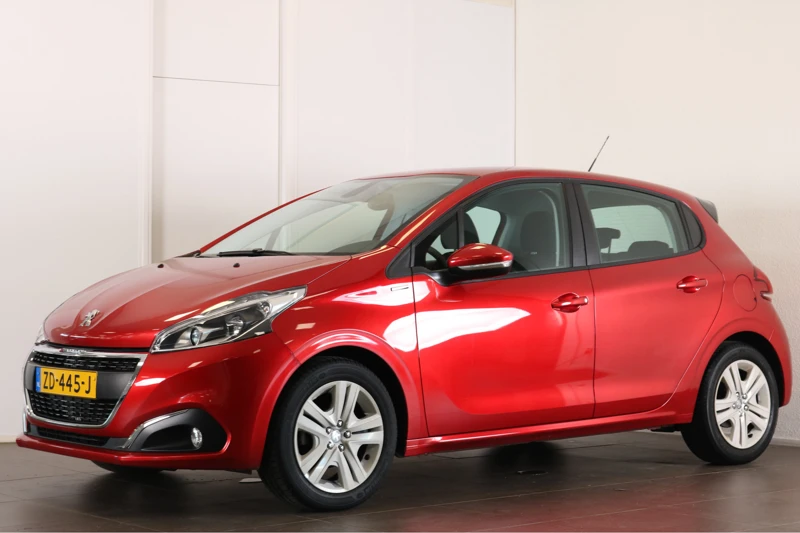 Peugeot 208 1.2 PureTech 110PK Signature Automaat