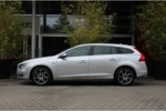 Volvo V60 T3 152pk Automaat Ocean Race | Zeldzaam! | Trekhaak | Camera | Xenon | Stoelverwarming | 17" Velgen