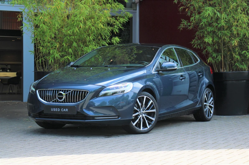 Volvo V40 2.0 T2 Nordic+ Luxury Line | Sportchassis | Harman/Kardon | Panoramadak | Camera | Keyless