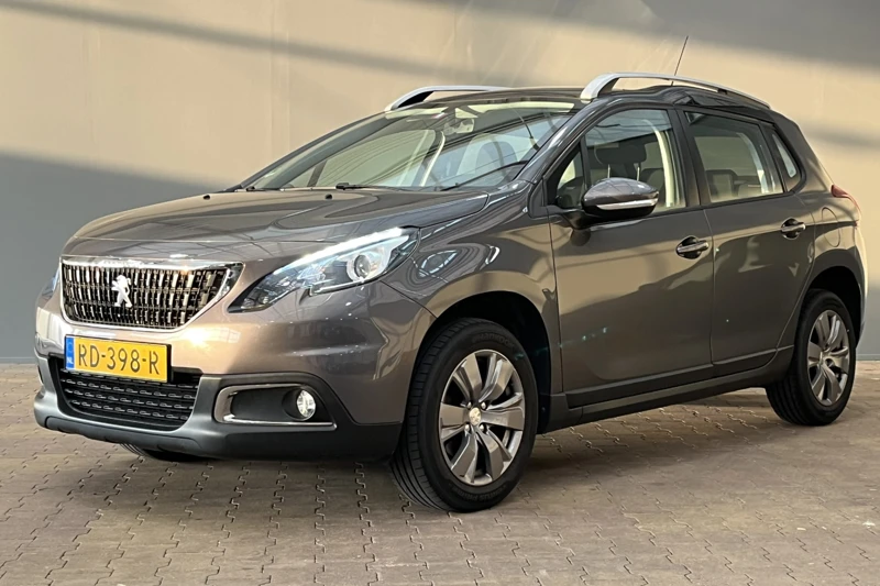 Peugeot 2008 1.2 110PK Blue Lion | Panorama Dak | Navigatie | Parkeersensoren Achter | 16" Lichtmetaal |