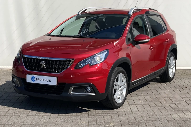 Peugeot 2008 Signature 1.2 PureTech 110pk | Airco | Cruise control | Navi | Trekhaak |