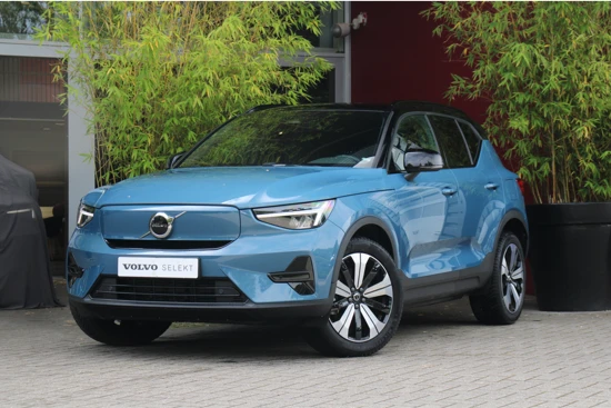 Volvo XC40 Recharge Core 70 kWh | Camera | Stuur/stoelverwarming | Draadloze telefoonlader