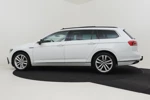 Volkswagen Passat Variant 1.4 TSI PHEV GTE Business 218pk | Panorama dak | Adaptief cruise control | Trekhaak | Park assist | Dodehoekdetectie | L