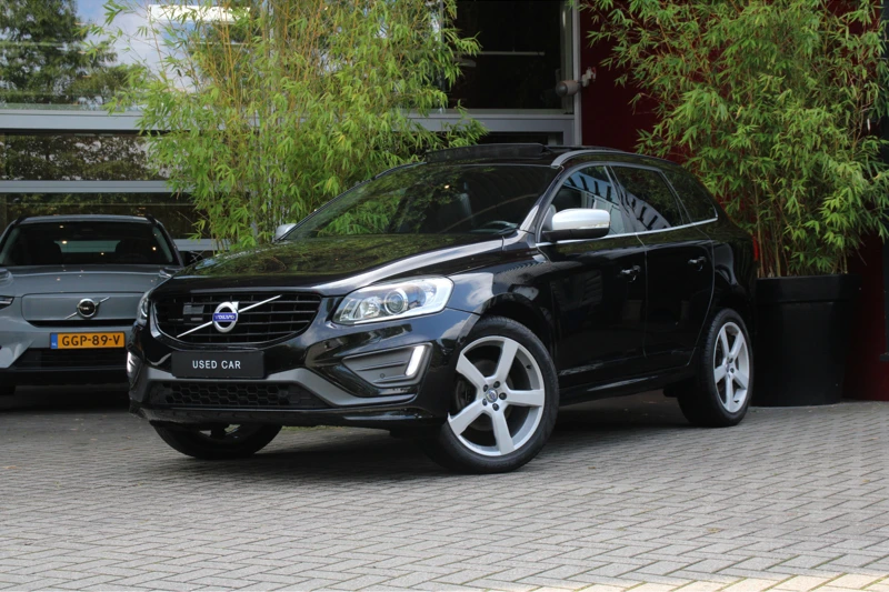 Volvo XC60 2.4 D4 AWD R-Design | Adaptive Cruise | BLIS | Standkachel | Camera | Schuifdak | Keyless