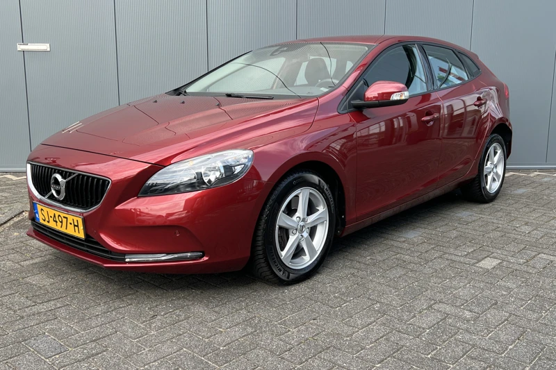 Volvo V40 1.5 T2 123pk Nordic Automaat | Climate | Keyless | Navigatie | 16" Lichtmetaal | Afn. Trekhaak | Cruisecontrol | Business Pack |