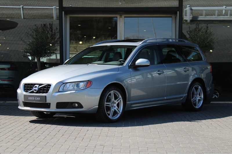 Volvo V70 D4 Summum (5-Cilinder) | Bi-Xenon | Navigatie | Leder | Afn. Trekhaak | Cruise Control | 18 Inch | Nieuw Roetfilter