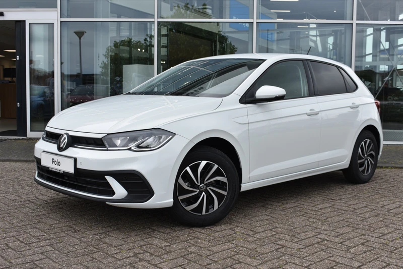 Volkswagen Polo Life Edition | Inclusief €2000,- inruilvoordeel | | 'App-Connect' draadloze smartphone integratie | Airconditioning automatisch (Climatronic), 2-zone | Buitenspiegels elektrisch instel- verwarm- en inklapbaar