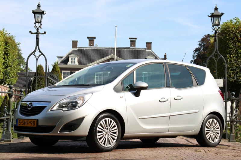 Opel Meriva 1.4 TURBO COSMO | NL-AUTO! | AGR STOELEN | NAVI | CLIMA | CRUISE | PARK SENS V+A | LM. VELGEN