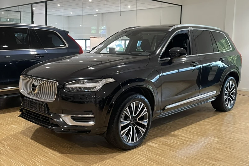 Volvo XC90 T8 AWD Recharge Inscription | 360° Camera | Trekhaak | Harman Kardon | Head-Up Display | Standkachel met Volvo On Call App | Sto