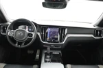 Volvo V60 T8 AWD R-Design | Semi elektrische trekhaak | Elektrisch verstelbare voorstoelen incl. geheugen |Grafisch Head-up Display | Pano