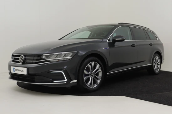 Volkswagen Passat Variant 1.4 TSI PHEV GTE Business 218pk | Adaptief cruise control | Navigatie | App connect | Parkeersensoren v+a | Stoelverwarm