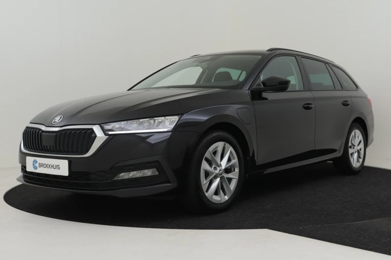 Škoda Octavia Combi 1.4 TSI iV PHEV Business Edition 204pk | Cruise control | Navi via app | Parkeersensoren v+a | Led koplampen | Dab radio |